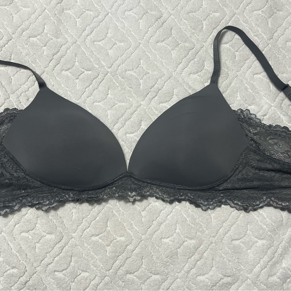 Elegant Grey Lace Trim Bra